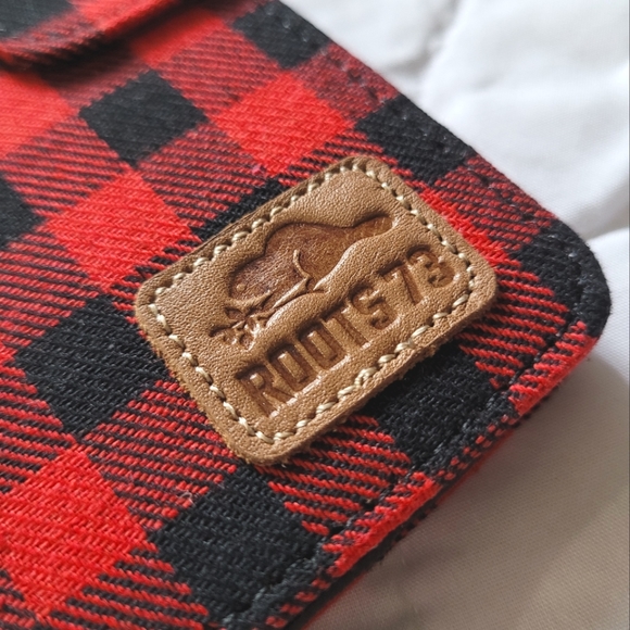 2/$15 ๐ผ Roots iPhone 6 & 6s Case - Picture 4 of 7